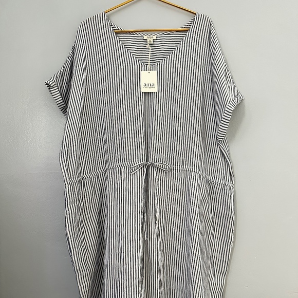 a.n.a Dresses & Skirts - A.N.A. Stripped Short Sleeve Loose Fitting Dress With Pockets And Drawstrings